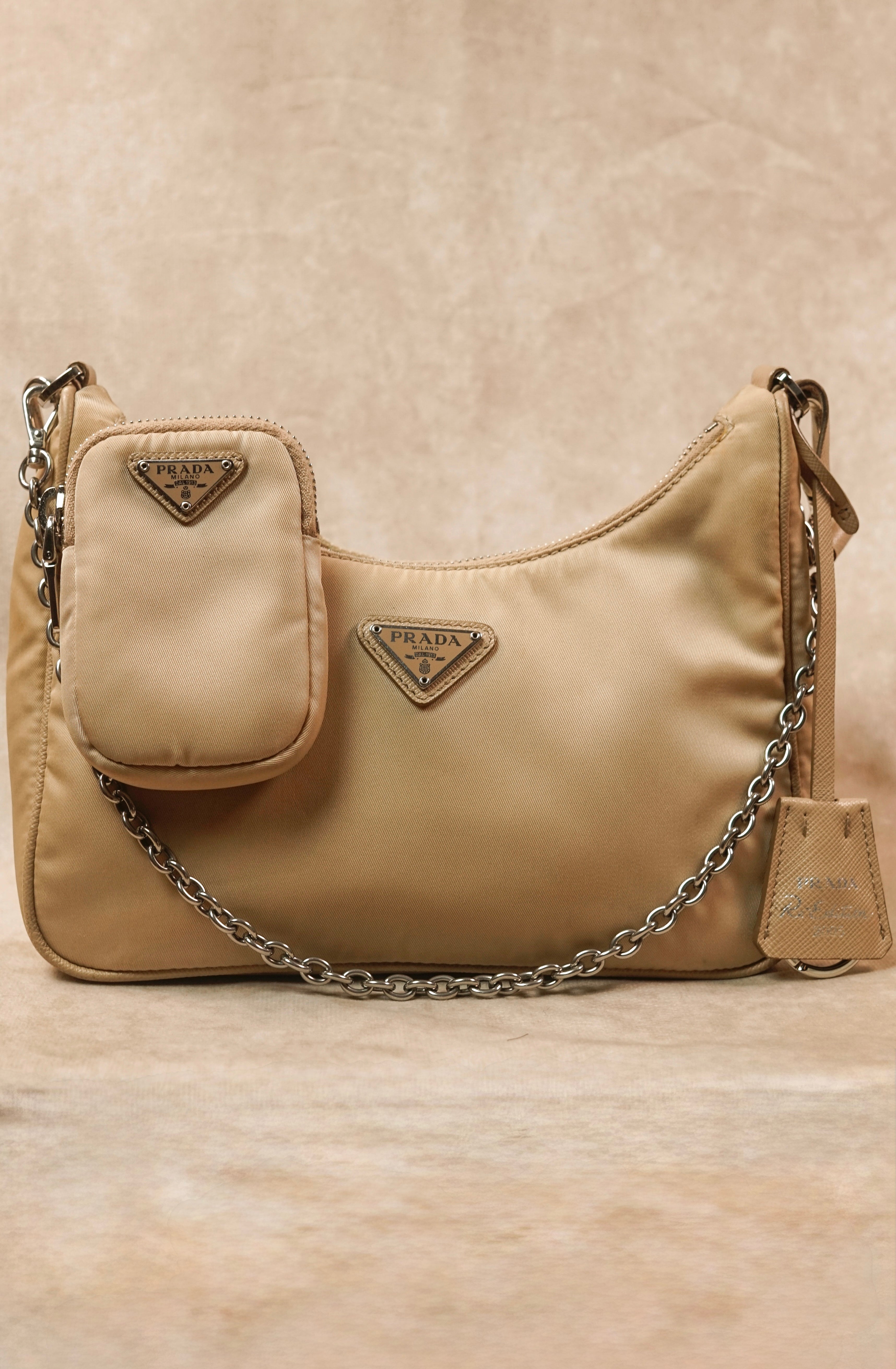 Prada re-Edition 2005 Handtasche Nylon Beige