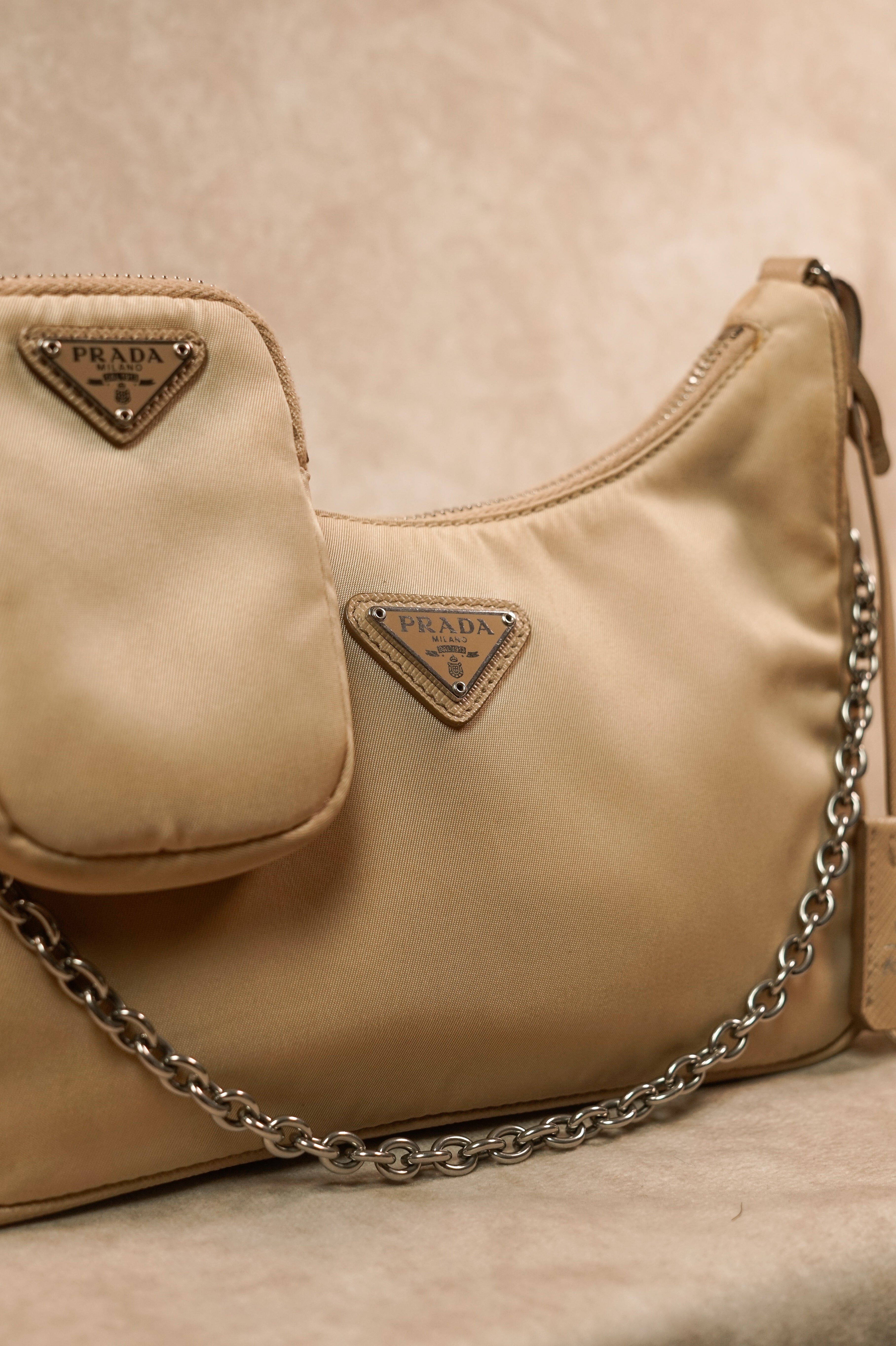 Prada re-Edition 2005 Handtasche Nylon Beige