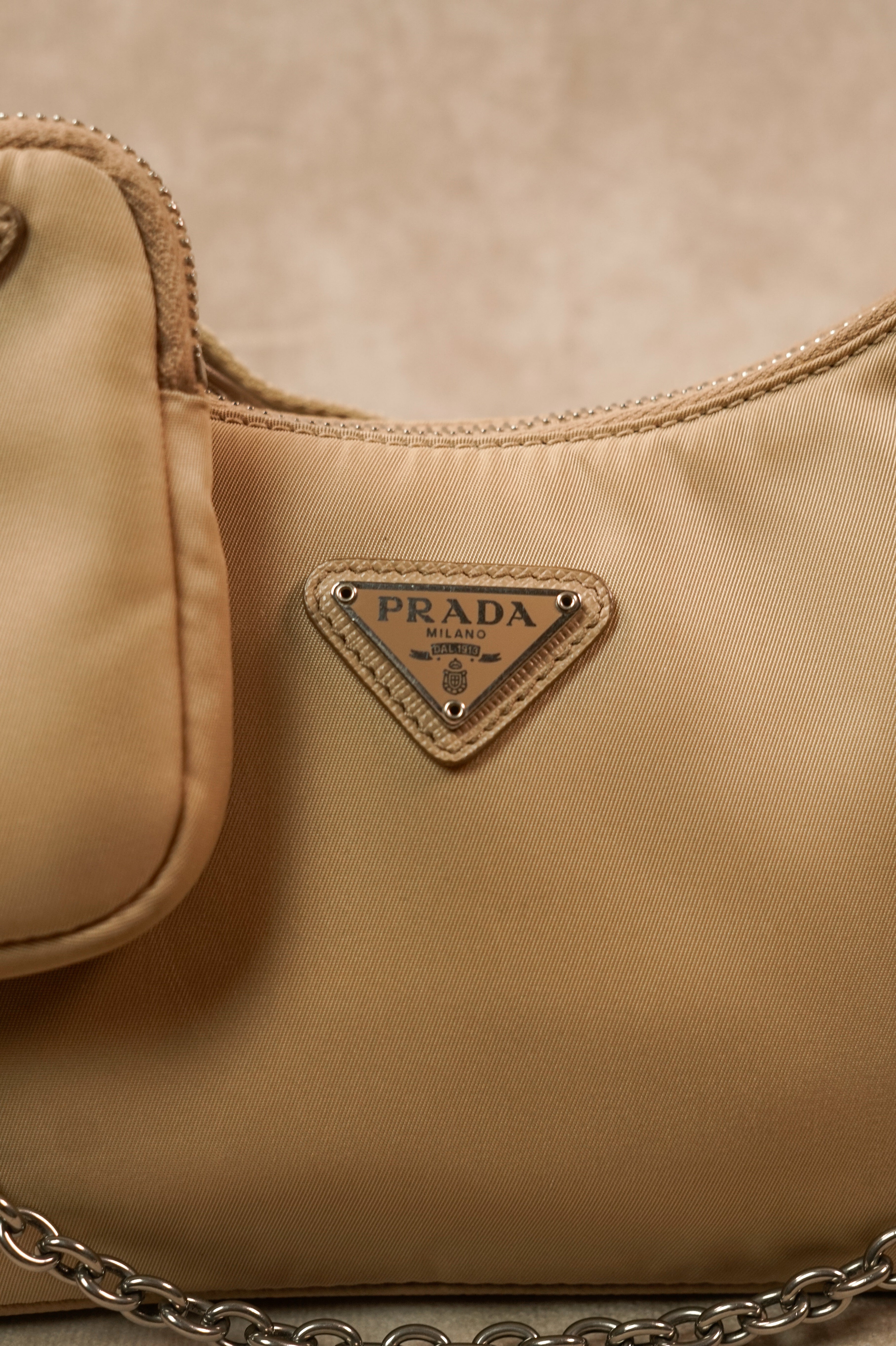 Prada re-Edition 2005 Handtasche Nylon Beige