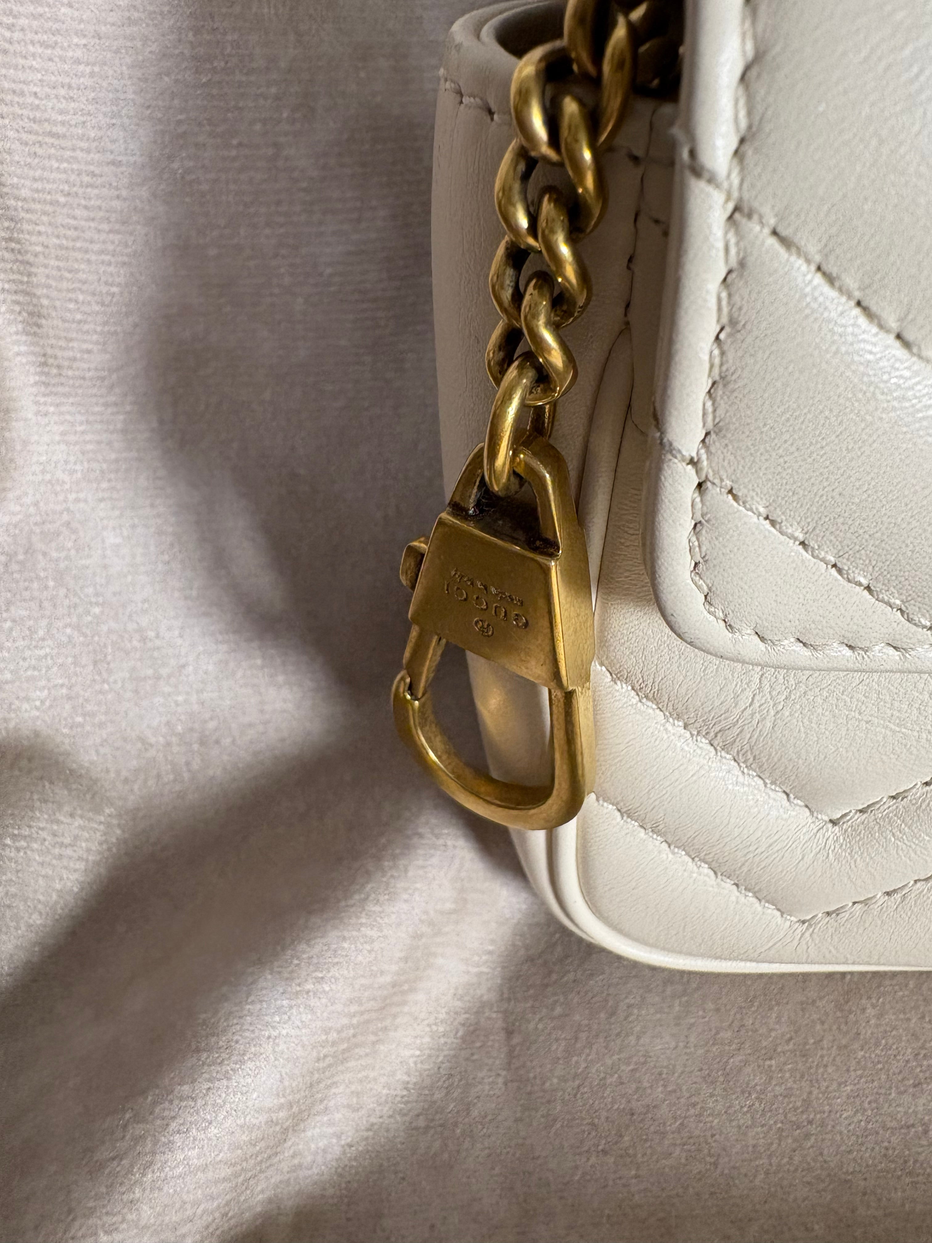 Gucci GG Marmont Flip Mini Leder Crossbody Tasche