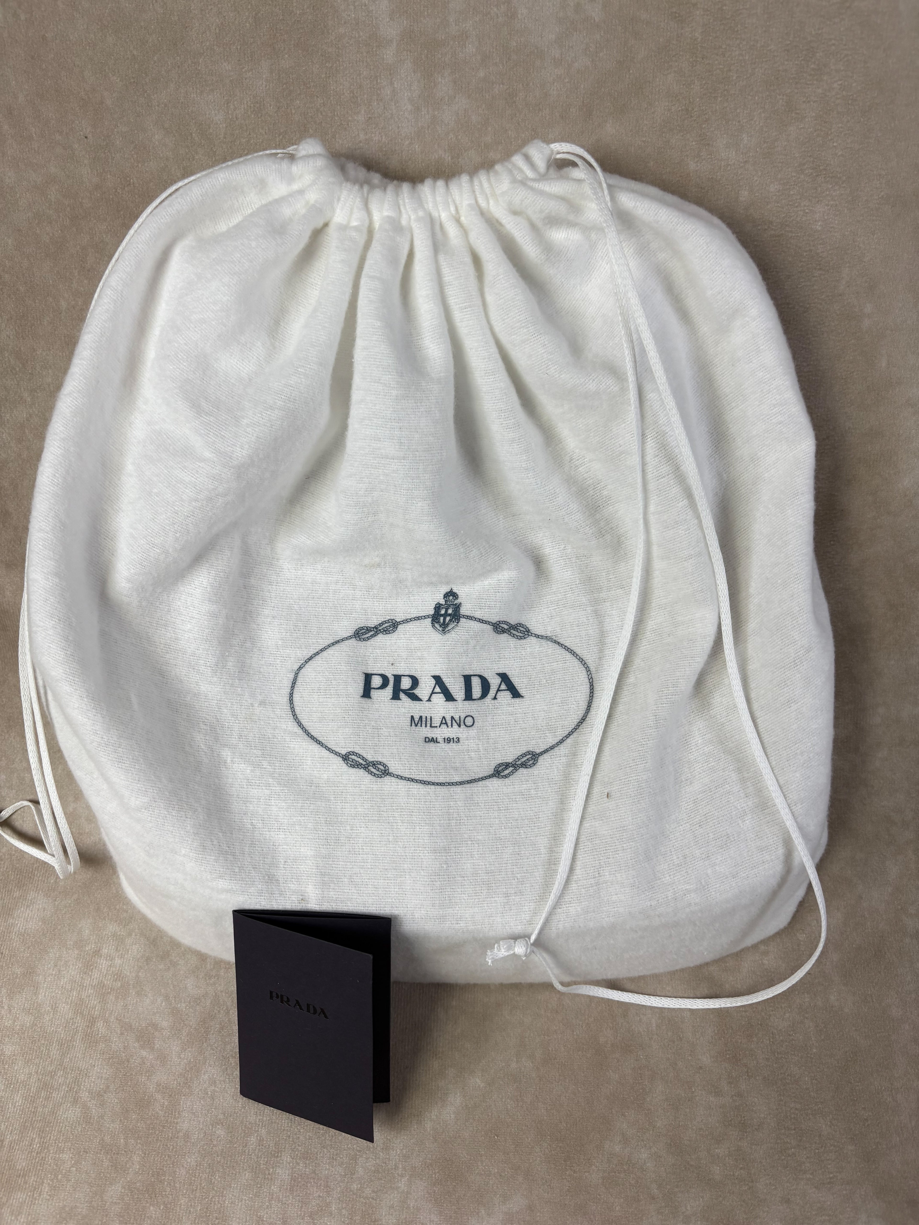 Prada Cleo Handtasche Beige